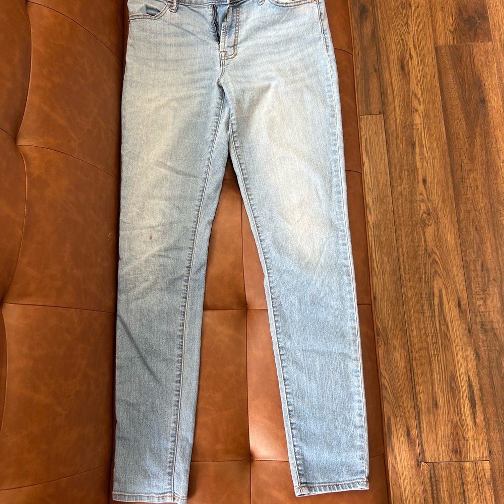 Old Navy Light Wash Skinny Jeans - Pale Blue